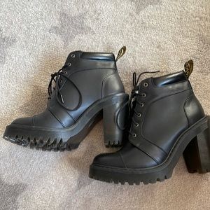 Averil Dr Martes size 7 black leather.